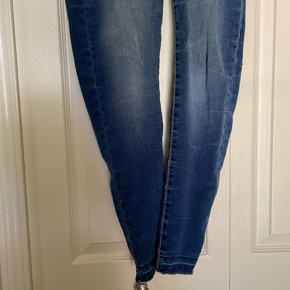 Aeropostale Women’s Ankle Jegging Jeans - Picture 2 of 4